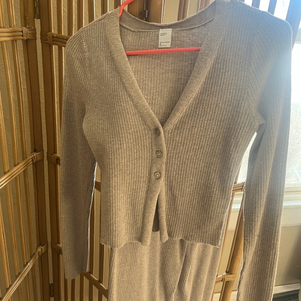 Cream colored set long sleeve, size medium , gilly hicks